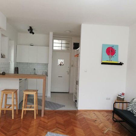 Bright & Stylish Studio Home, Superbly Located Sarajevo Bagian luar foto