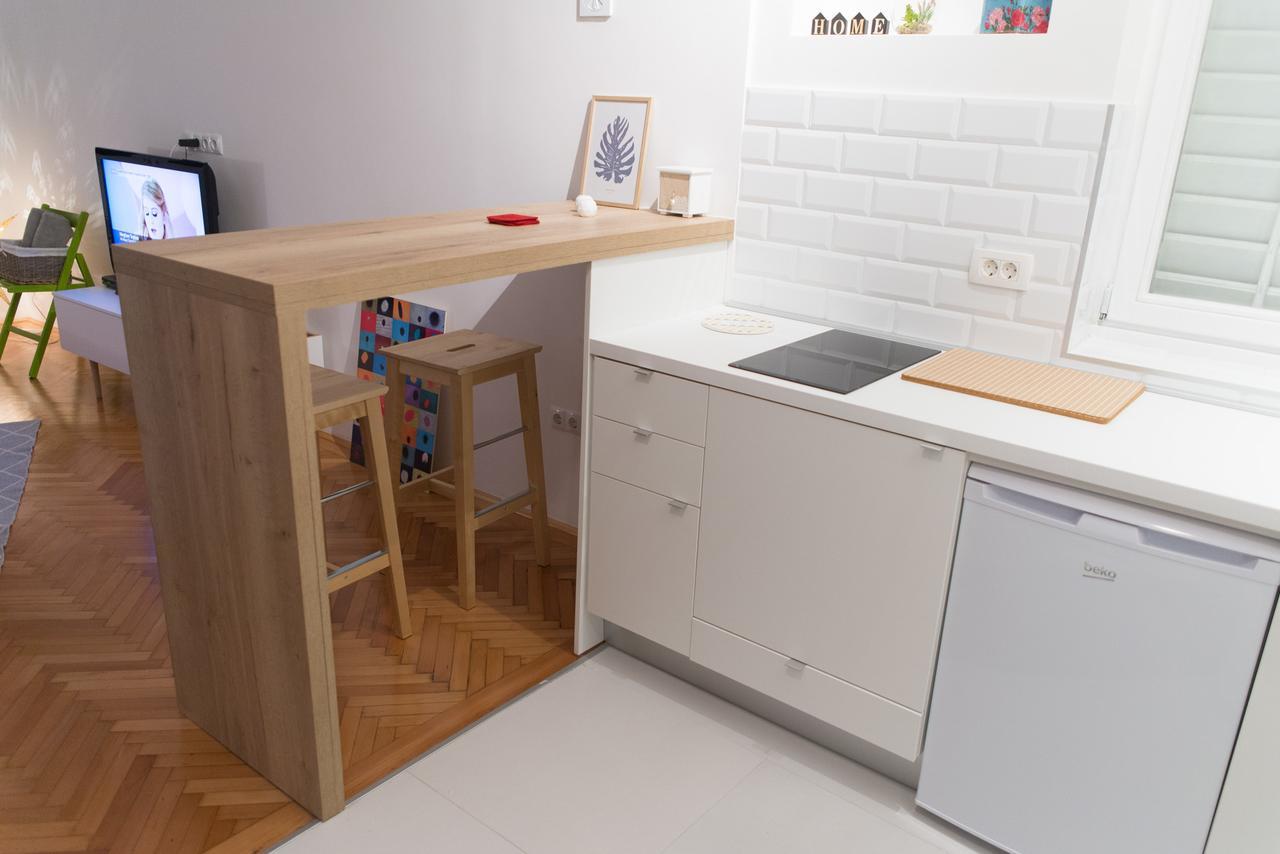 Bright & Stylish Studio Home, Superbly Located Sarajevo Bagian luar foto