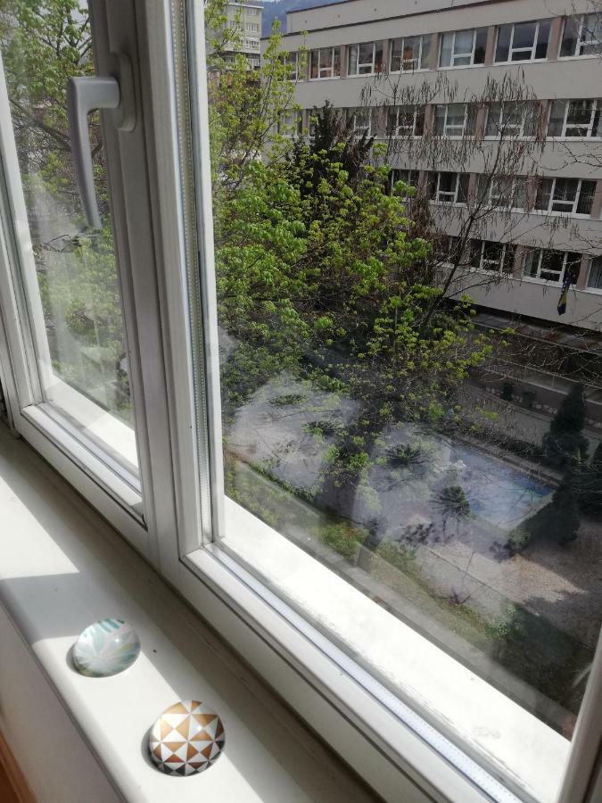 Bright & Stylish Studio Home, Superbly Located Sarajevo Bagian luar foto