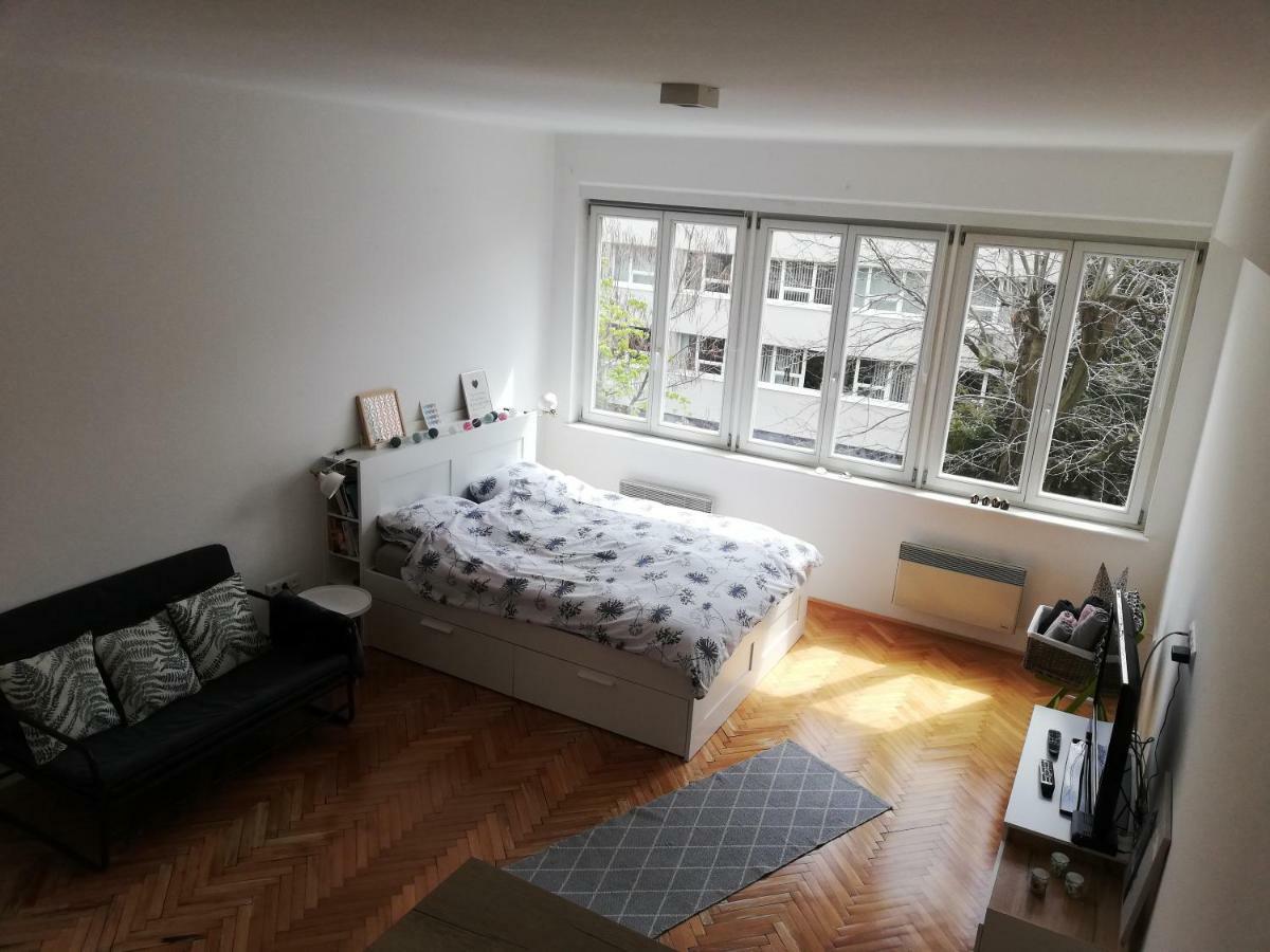 Bright & Stylish Studio Home, Superbly Located Sarajevo Bagian luar foto
